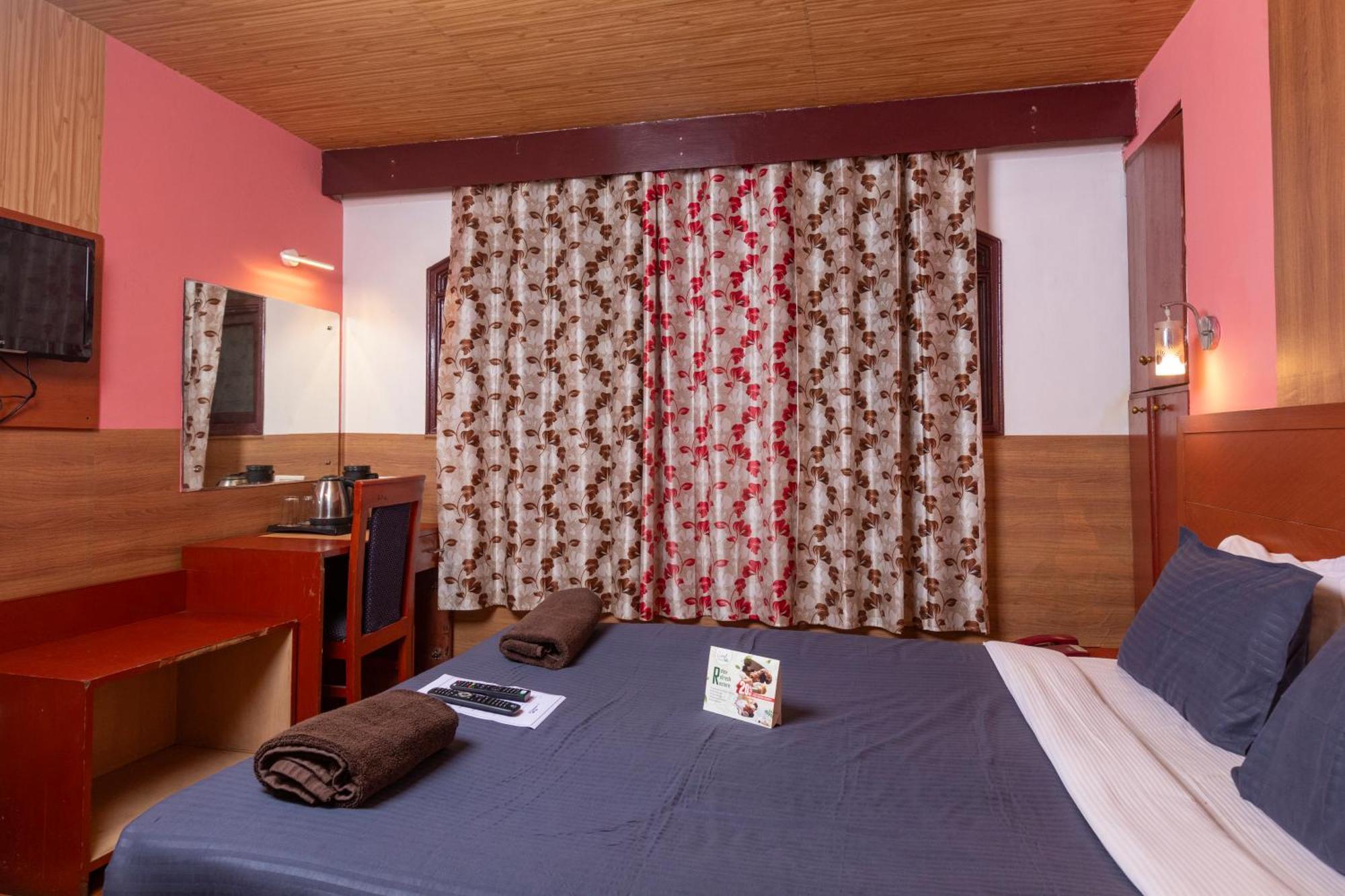 Devi Enterprises - Hotel Khems ウーティ エクステリア 写真