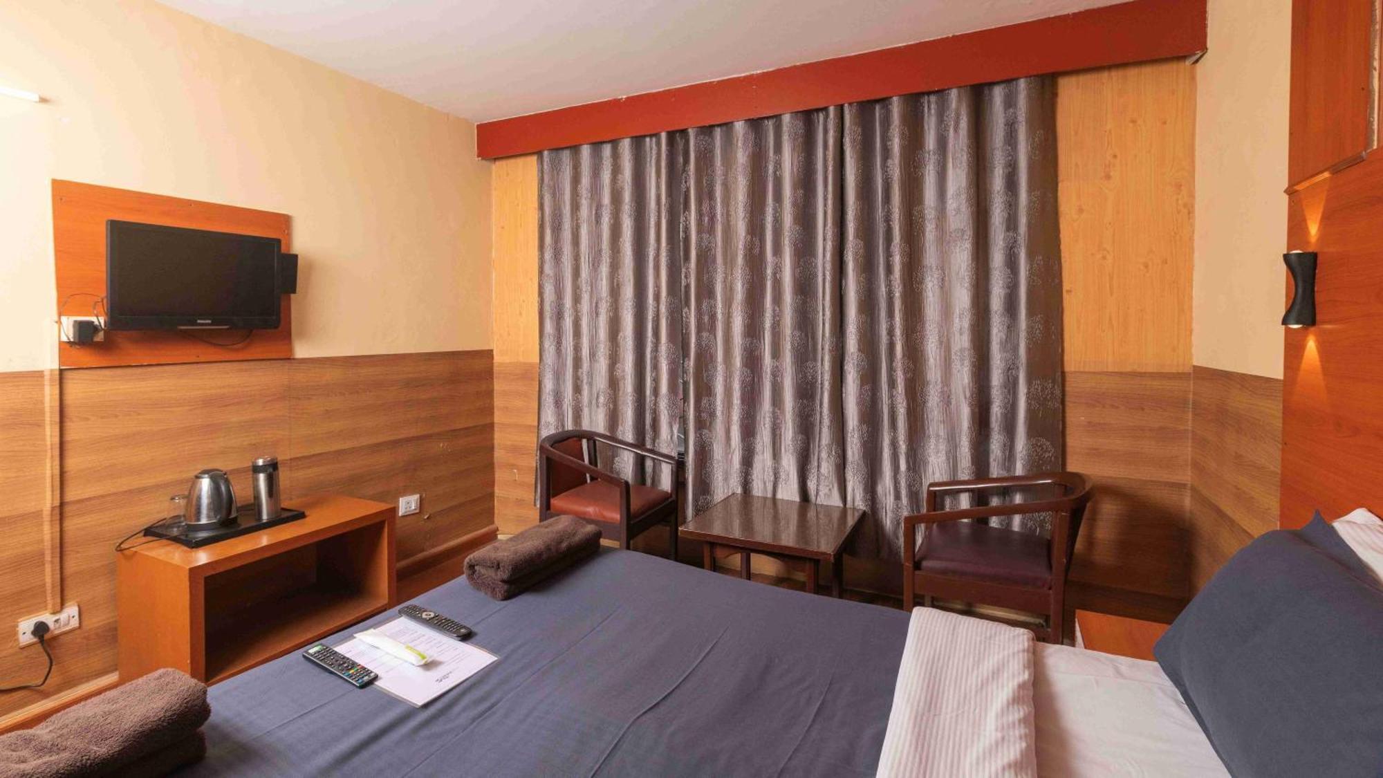 Devi Enterprises - Hotel Khems ウーティ エクステリア 写真